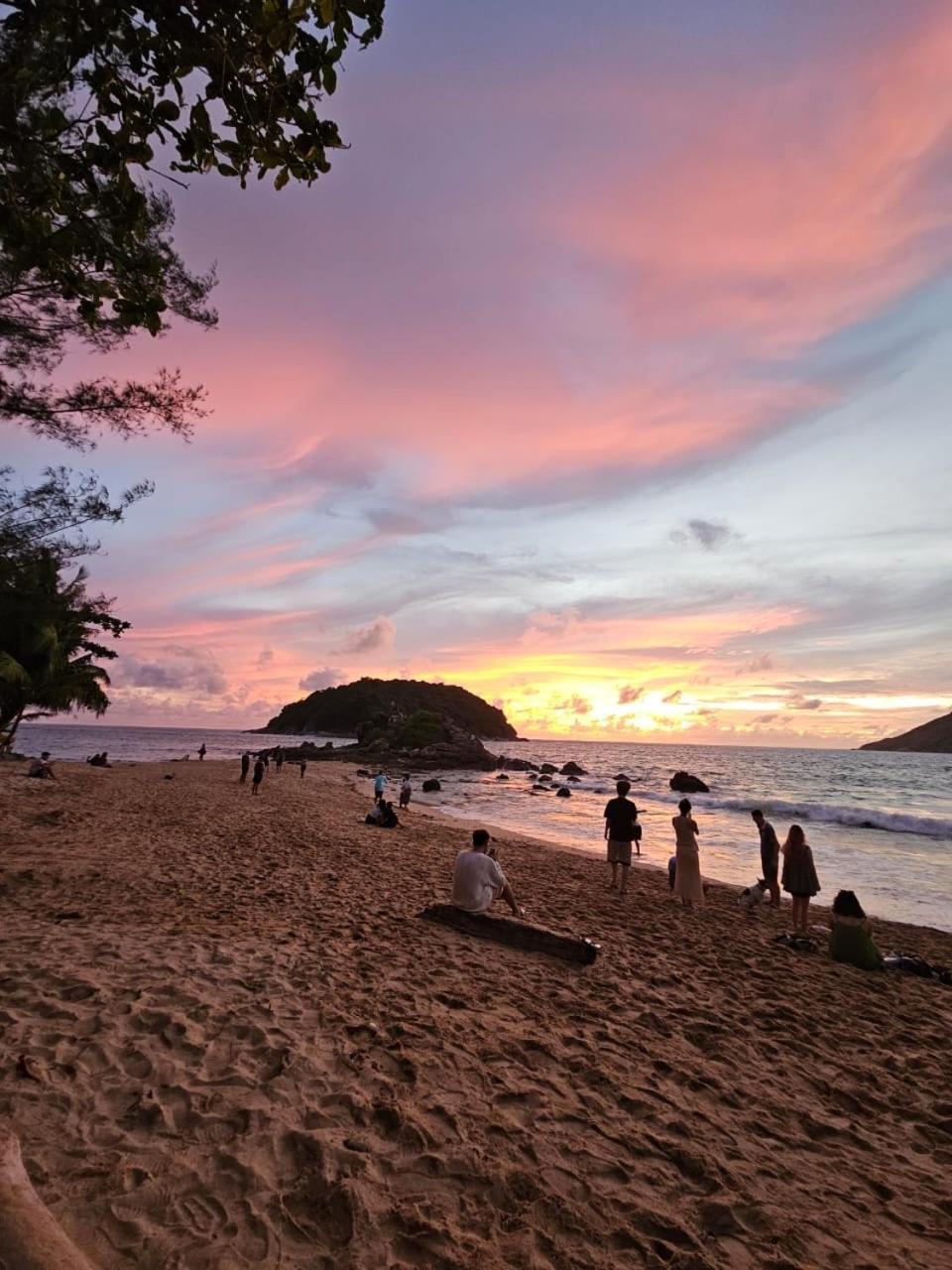 Nai Harn Rose Bungalow At Ya Nui Beachヴィラ エクステリア 写真